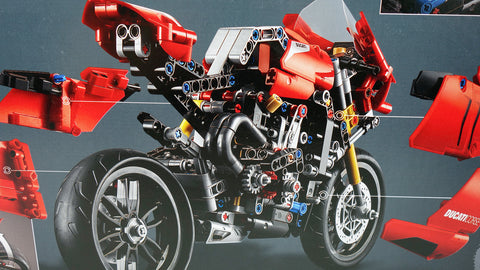 LEGO 42107 Ducati Panigale V4 R Technic 5