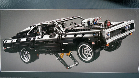 LEGO 42111 Doms Dodge Charger Technic 4
