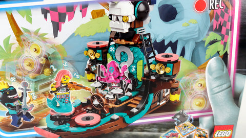 LEGO 43114 Punk Pirate Ship VIDIYO 1
