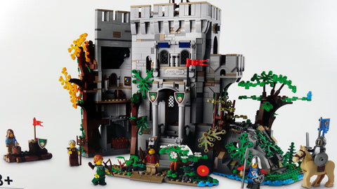 Burg im Wald / Castle in the Forest (910001)