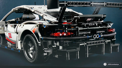 LEGO 42096 Porsche 911 RSR Technic 3