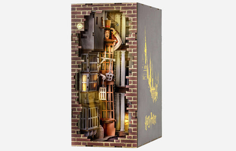 Revell 00530_winkelgasse Harry Potter - Winkelgasse Book Nook (Diagon Alley) Buchstütze Harry Potter 10