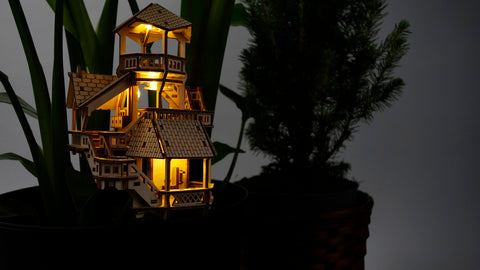 Tiny Treehouse T-TH-FCT-M-X Mini Baumhaus "Das Waldhaus" mit LEDs, inkl. Batterien Mini Baumhäuser 1